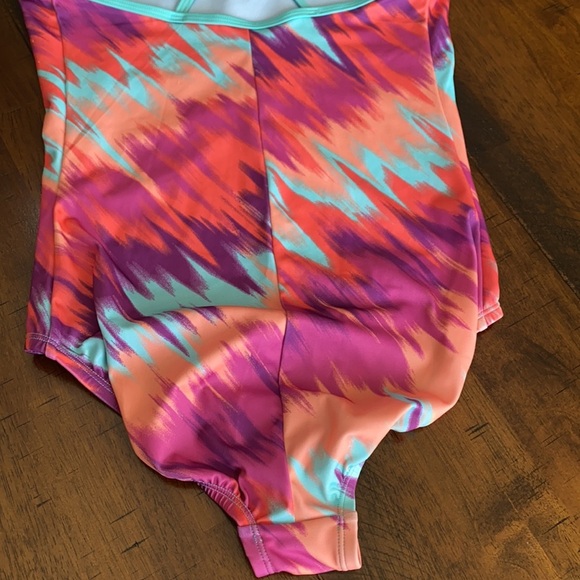 Nike Girls One Piece Swimsuit Cross Razorback - Picture 9 of 11